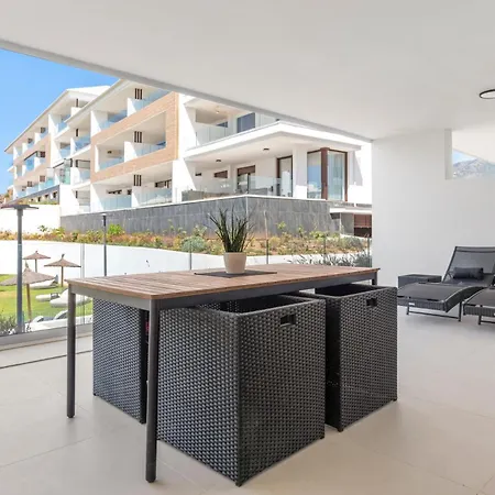 Elegante 2br Con Terraza En Higueron
