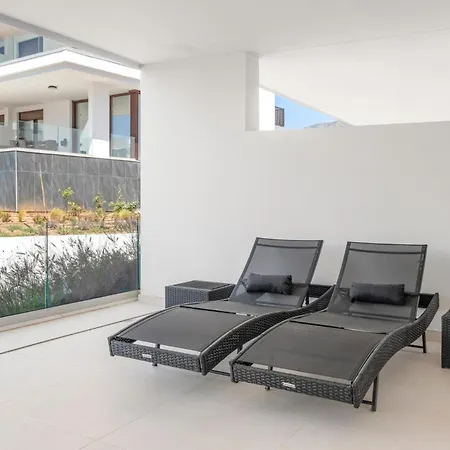 Apartamento Elegante 2br Con Terraza En Higueron Fuengirola
