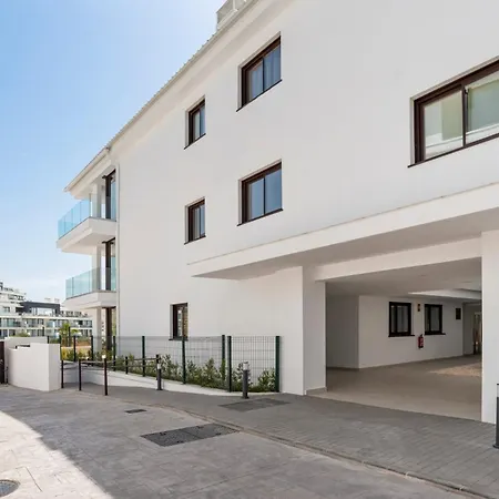 Elegante 2br Con Terraza En Higueron *